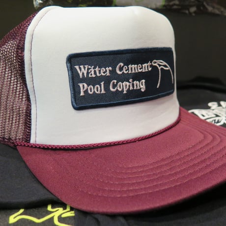 Water cement pool coping mesh cap