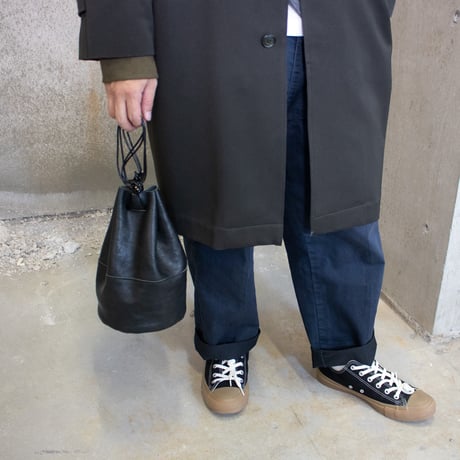 L012 巾着ポーチ / 栃木レザーWコガシ  黒