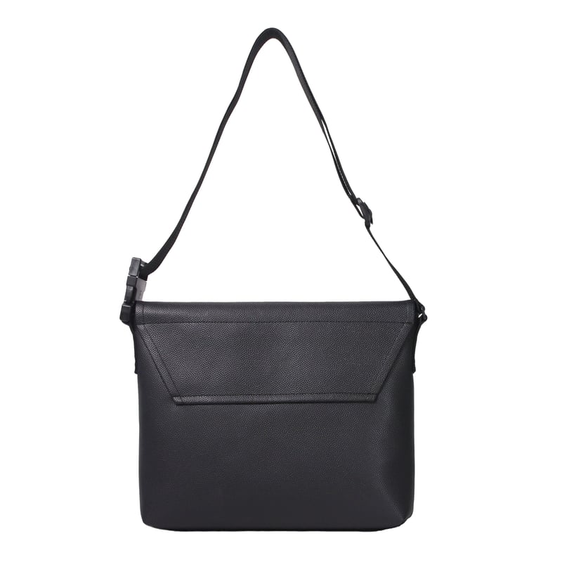 BACKBONE ブラック メッセンジャーバッグ BACKBONE ブラック メッセンジャーバッグ gallery_02_l.jpg