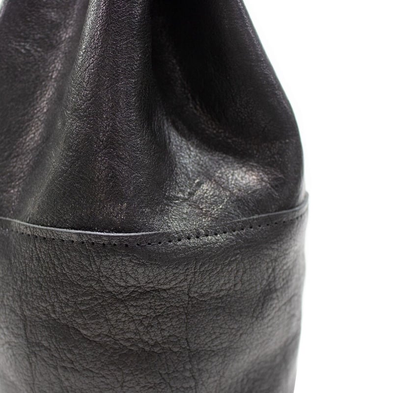 L012 巾着ポーチ / 栃木レザーWコガシ 黒 | FUKUNARY