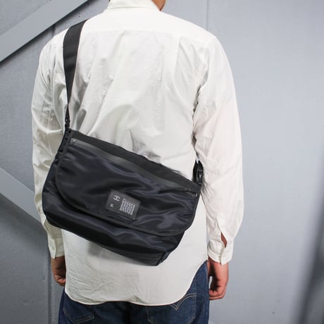 F018 メッセンジャーバッグ C / MA-1 ブラック
