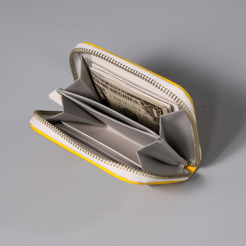 BORA Mサイズ　美品 BAGGY PORT 長財布 l字ファスナー L型 本革 レディース 薄い
