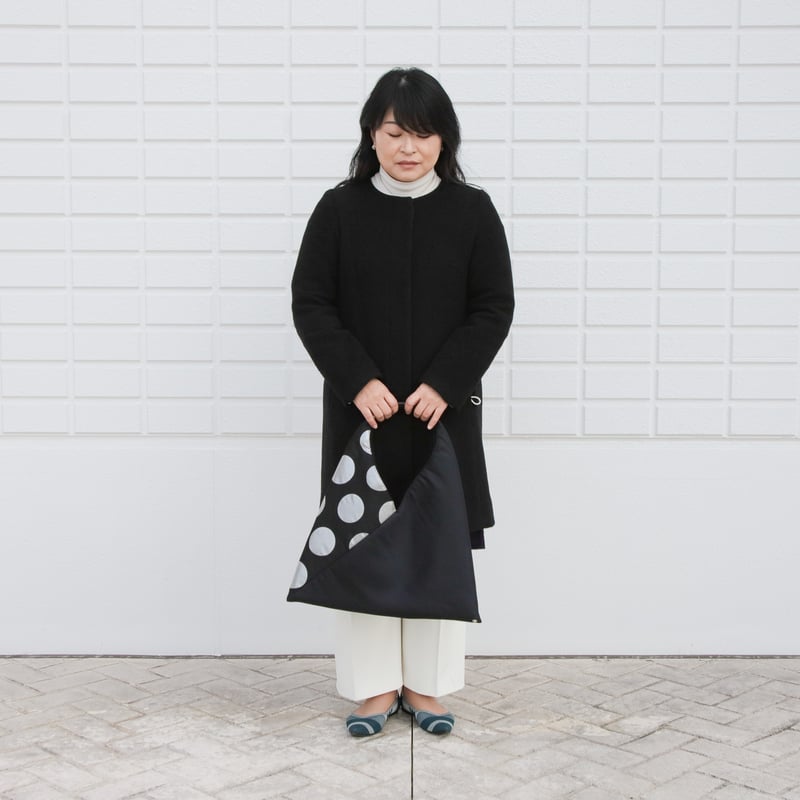 【おまとめ】反物と黒大玉ビーズのハンドバッグ ビーズバッグ｜赤×黒 がま口 ポピーバッグ つぶつぶビーズが
