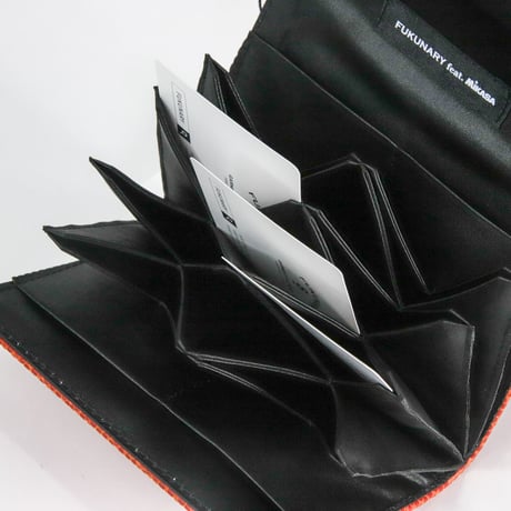 M069 はちのす カードケース
