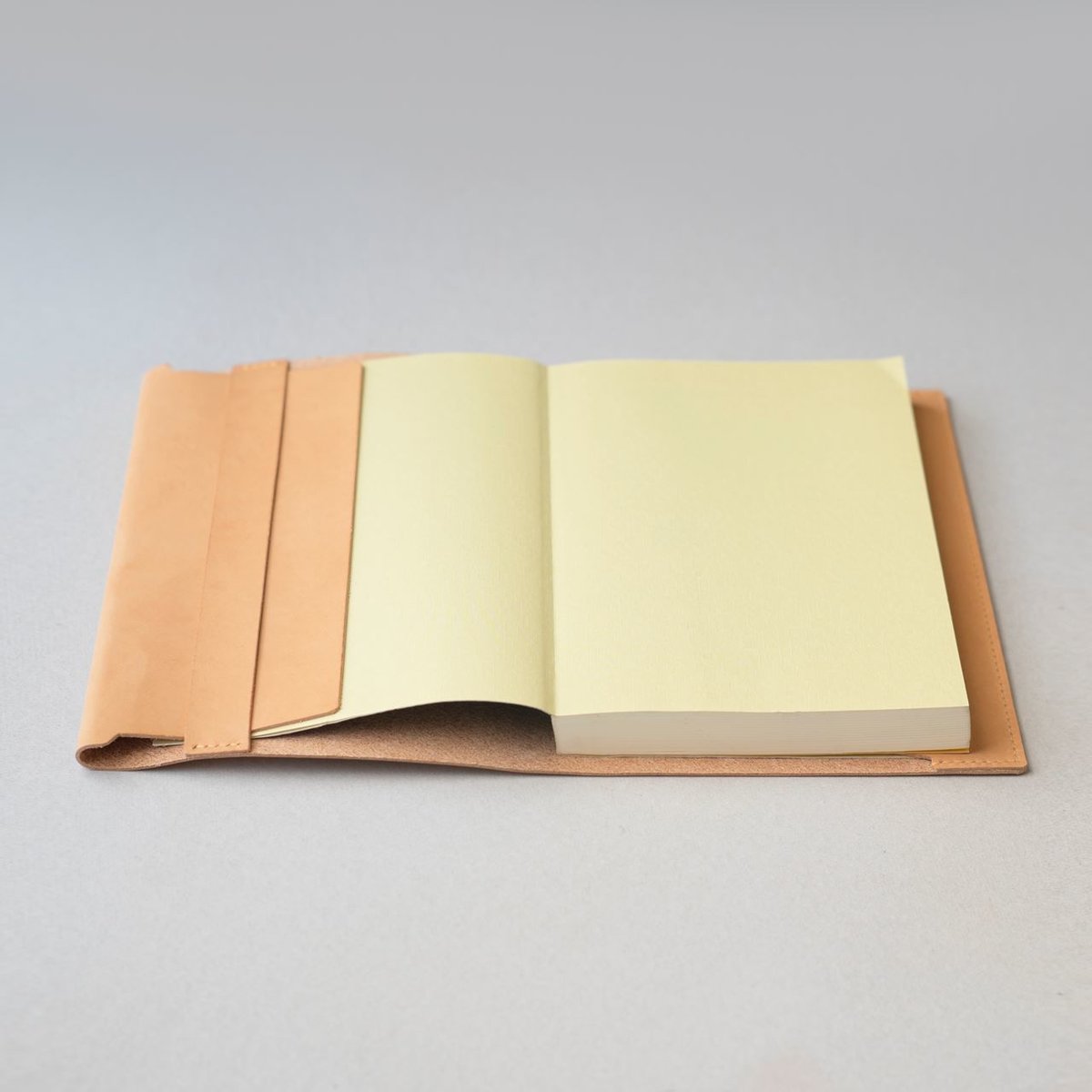ブックカバー2型 四六版サイズ | くも舎オンラインショップ-kumosha