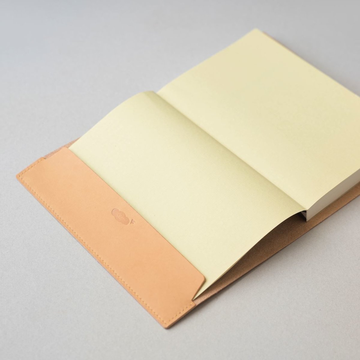 ブックカバー2型 四六版サイズ | くも舎オンラインショップ-kumosha