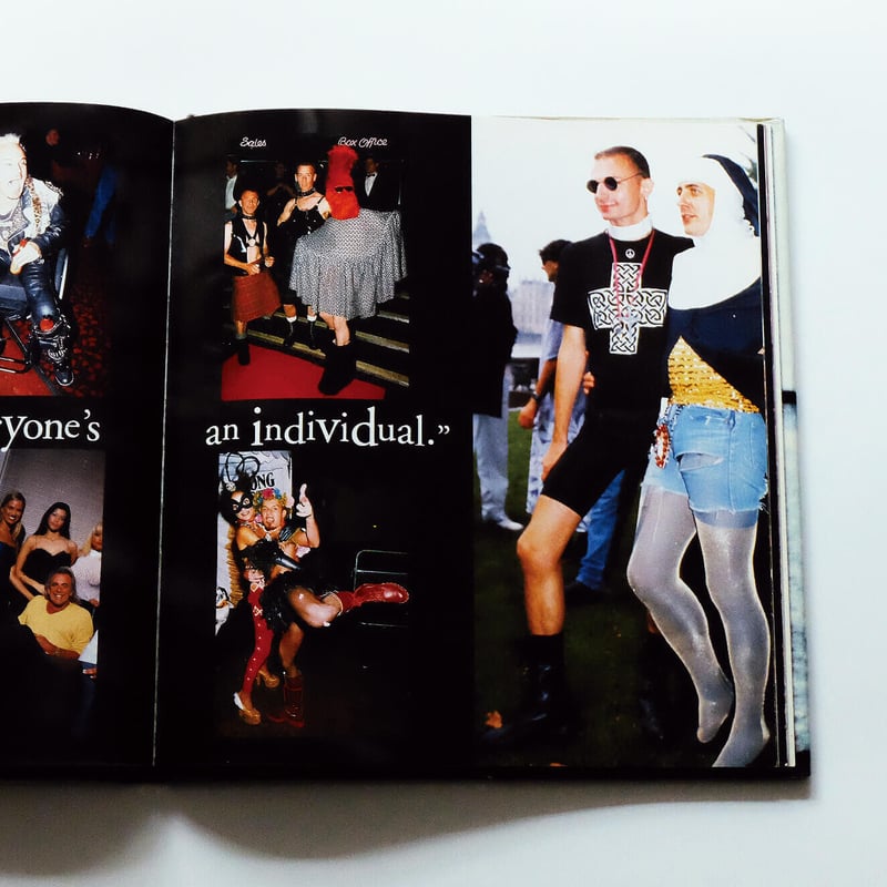 AirWair Dr.Martens ビジュアルブック Dr. Martens: Airwair with Bouncing Soles | Book