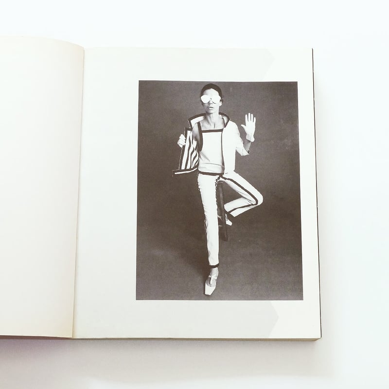 洋書　1960年代　写真集　The Sixties Source Book 希少 洋書 1960年代 写真集 The Sixties Source Book 希少