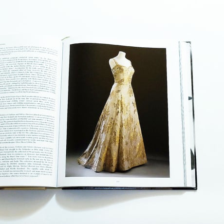 London Couture 1923-1975: British Luxury
