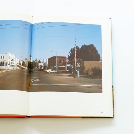 Donald Judd: Raume Spaces
