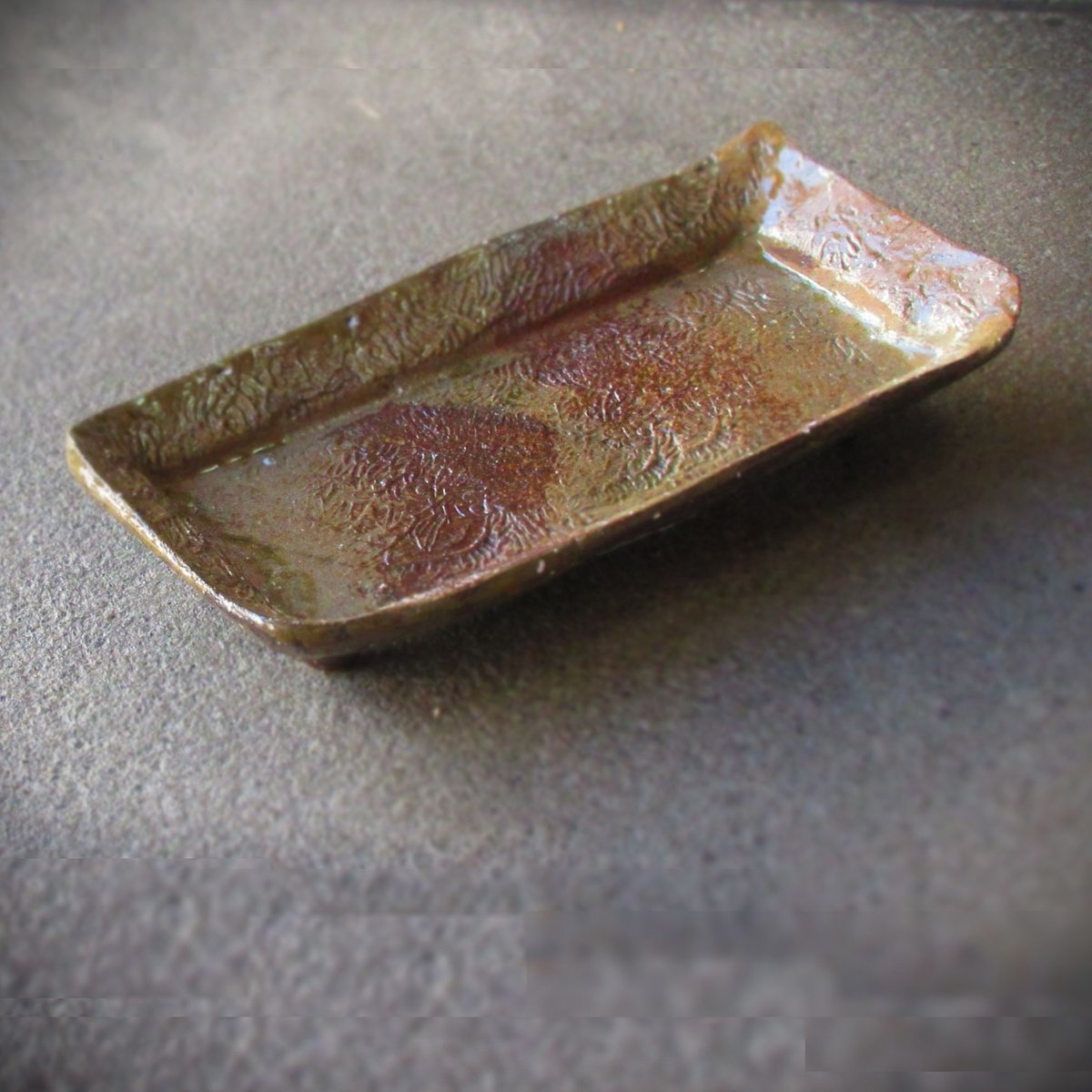 焼き締め魚文長皿《S皿3y2》 | ohshimagama