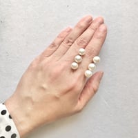 akoya 6Pearls floating snowball ring