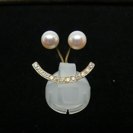 "W" besmile diamond ring:)