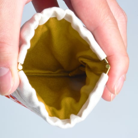 ミニばねポーチ　「まるだるま」黒