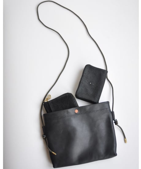 GUIDI CALF サコッシュ