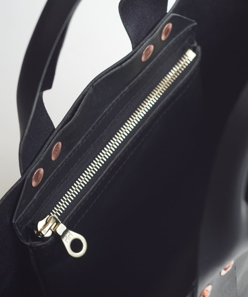 【美品】Tochca リベットトート ホーウィン fit=scale-down,w=1200