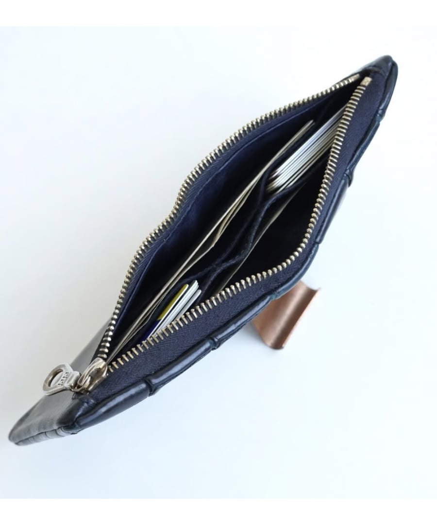 Tochca トーチカ エメ 内縫い折財布 ゴールドジップ ネイビー