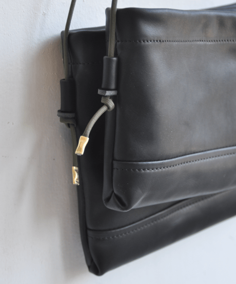 GUIDI CALF サコッシュ　L