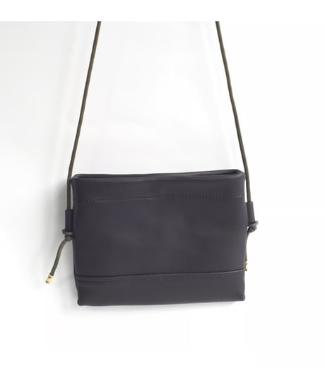 GUIDI CALF サコッシュ