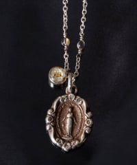 Viburnum Maria Glass Necklace