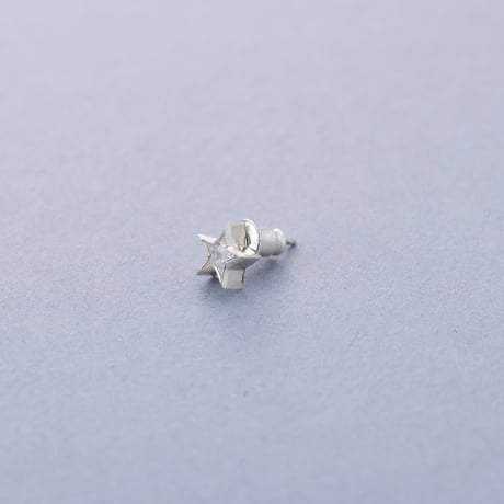 Cutie Star Pierce（石4mm）シルバー（一個売り）
