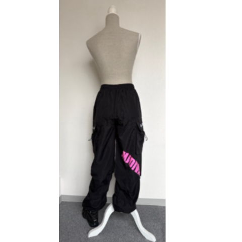 MJDIVA》ダンスカーゴパンツPINKロゴ | フィットネスウェアショップIwata