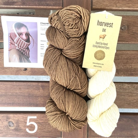 Cheyrek Cowl チェイレキカウル kit    糸とパターン（英、日）