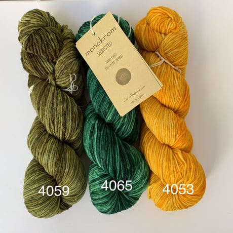 URTH yarn  monokrom  メリノスーパーウォッシュWORSTED
