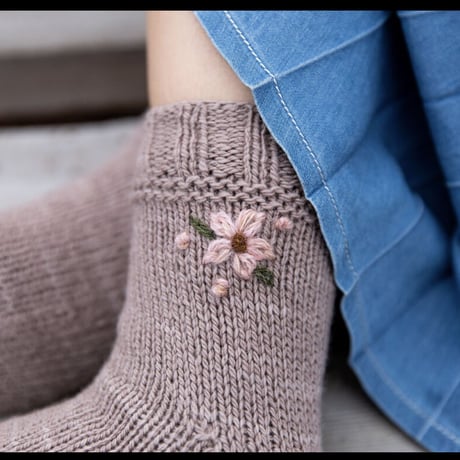 EYLUL デザインOrdinarily Love socks の糸セット
