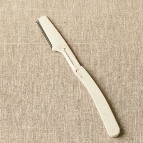 Cocoknits Fuzz off comb 　毛玉とり　カミソリ型