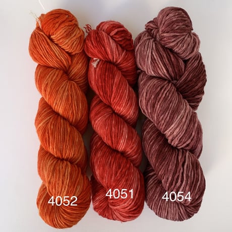 URTH yarn  monokrom  メリノスーパーウォッシュWORSTED
