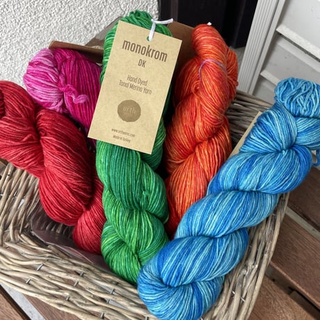 urth yarns ユニークソックキット 手染め （urth yarns Nokta Gusto  