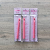 LYKKE 木製かぎ針　ブラッシュピンク　１５cm
