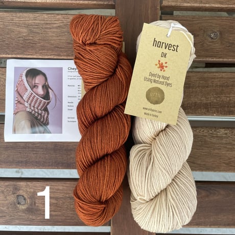 Cheyrek Cowl チェイレキカウル kit    糸とパターン（英、日）