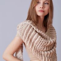 Kumru 　shawl  kit    糸とパターン（英）【店舗発送】