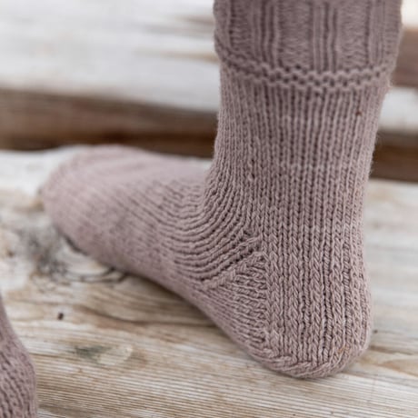 EYLUL デザインOrdinarily Love socks の糸セット