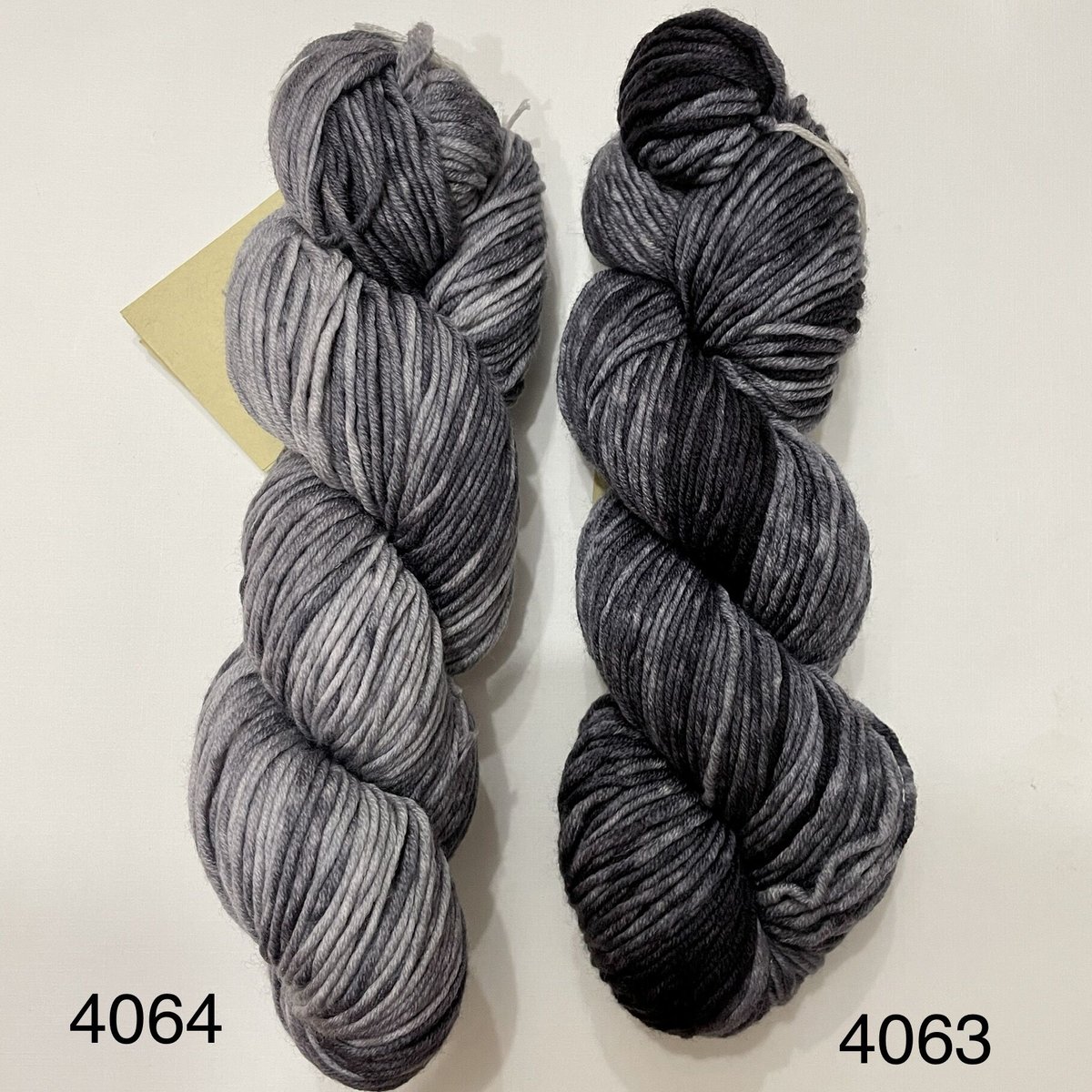 URTH yarn monokrom メリノスーパーウォッシュWORSTED | EYLU