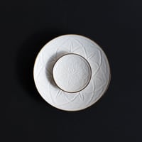 花彫皿 （渕錆）