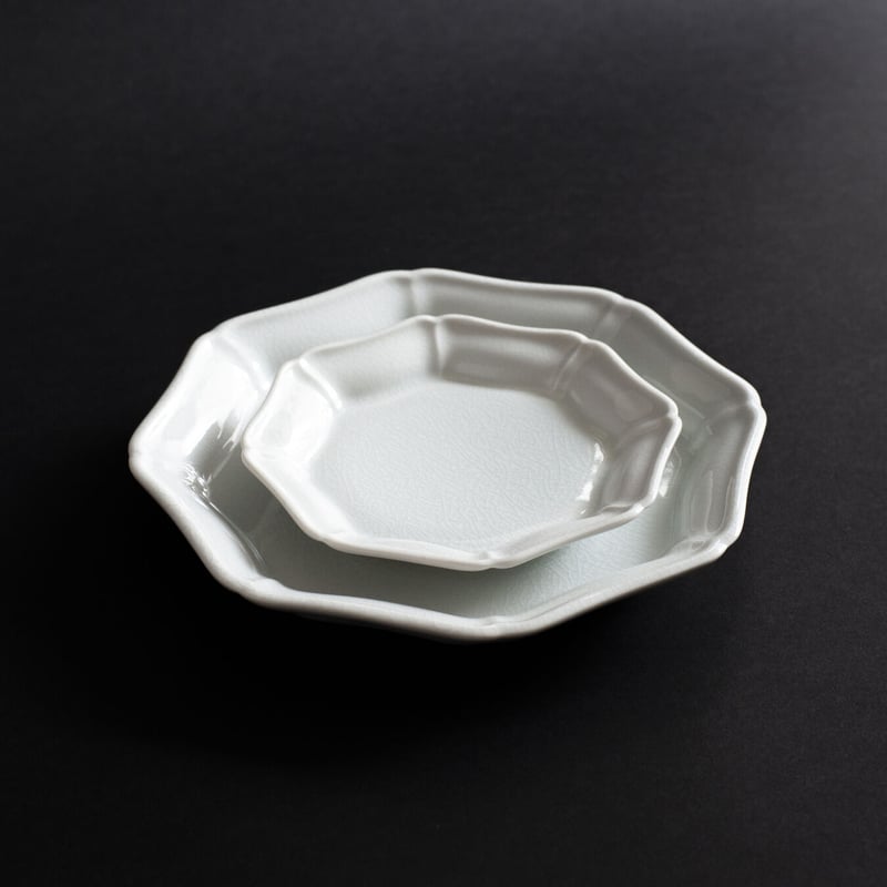 古美術品◼️蔵から超美しい真っ白な珍しいお皿が出て来ました！白磁の角皿、謎の骨董 niguramu 八角モッコ皿 / 貫入白磁 | 道具屋 nobori