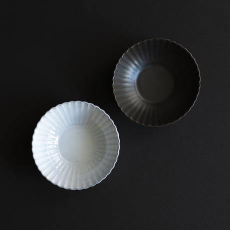 L1-3 イタリア 菊割鉢　14cm