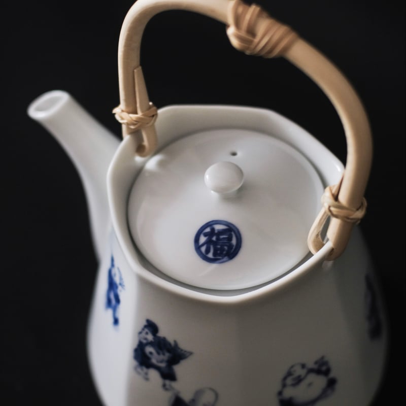 蓋付き水瓶 紋様壺 蓋付き水瓶 紋様壺