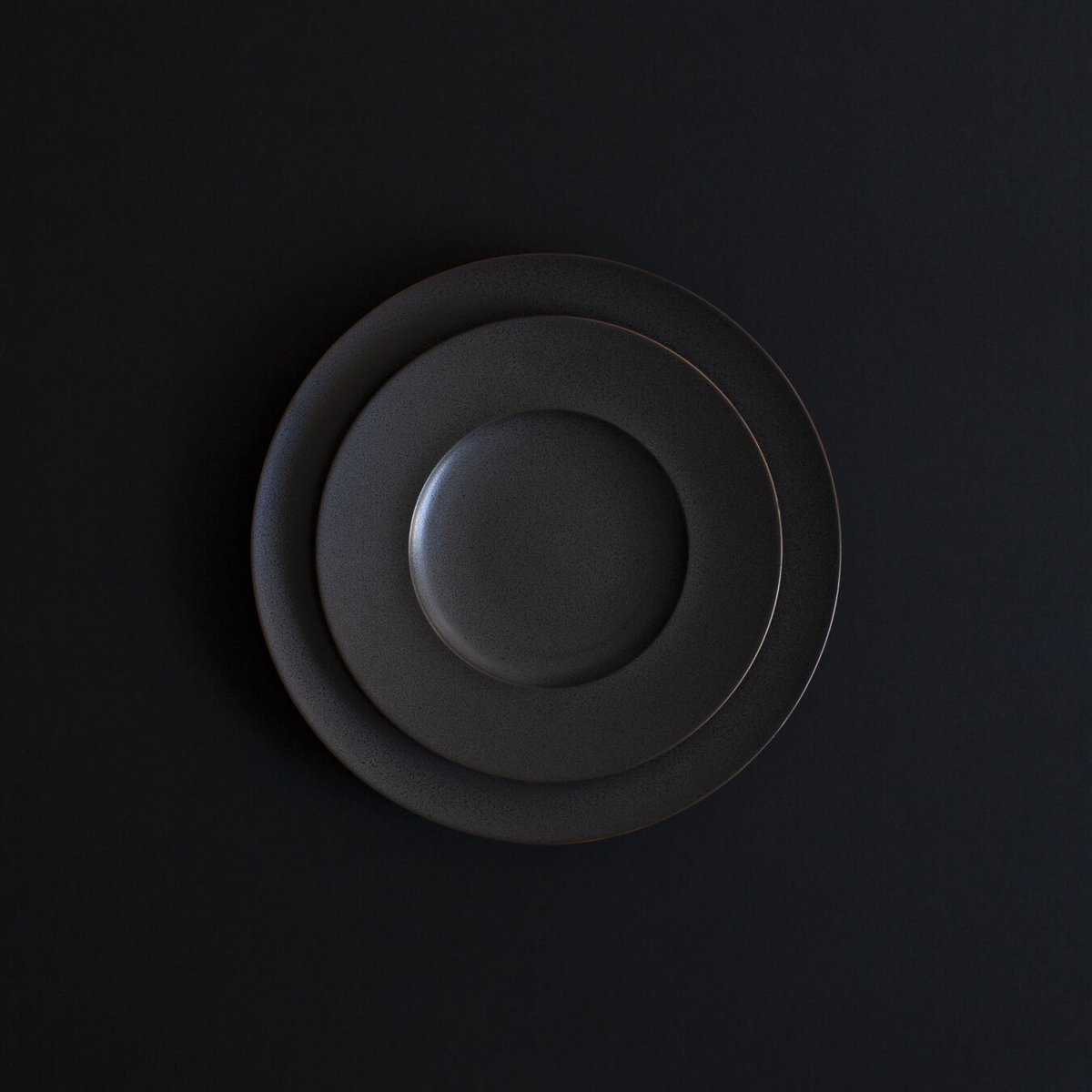 古皿 古川桜 染付ビワ紋6.5寸丸皿 | 工藝舎 オンラインショップ