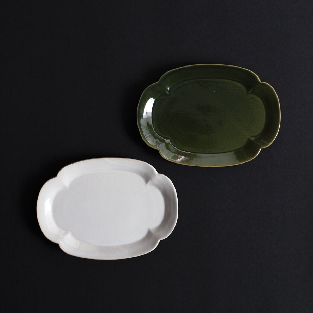 【新品未使用】スタジオエム　リアン　焼物皿　白　4点セット　バラ売可 新品未使用】スタジオエム リアン 焼物皿 白 4点セット バラ売可 リアン