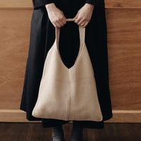 トライアングルニットバッグ