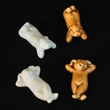 ブーちゃんごろ寝箸置き