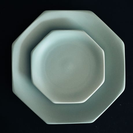 H16-1 meimei-ware 25.5盛皿  八角（青磁）