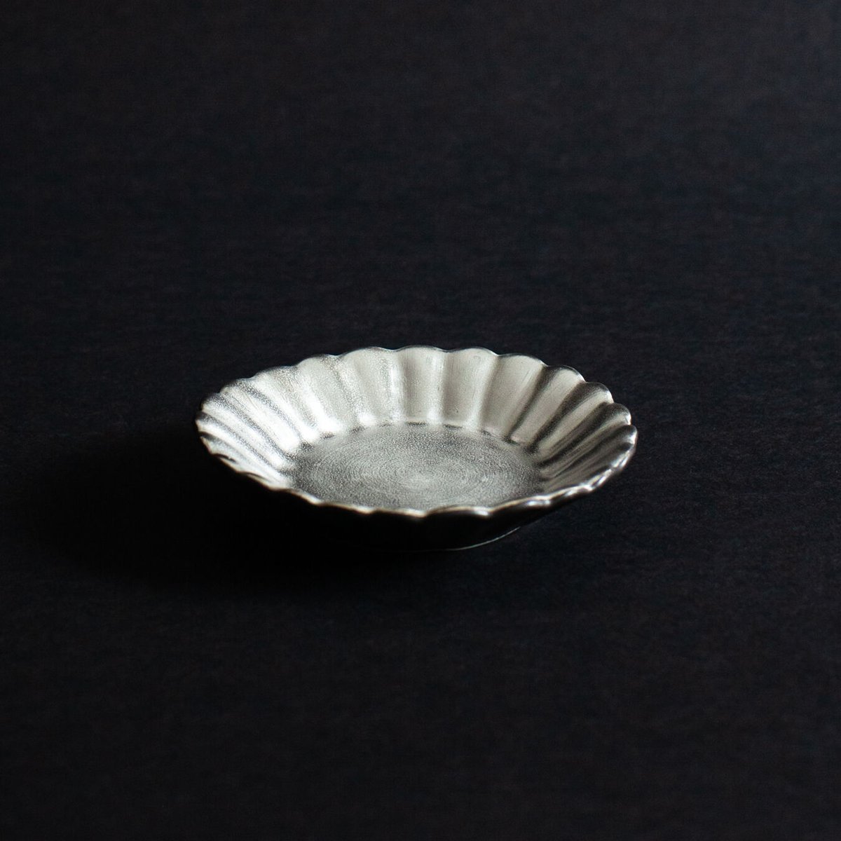 ピューター 珍しい小皿 B ピューターの変わった小皿 | tsuitachi