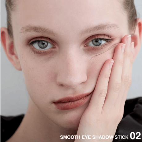 SMOOTH EYE SHADOW STICK