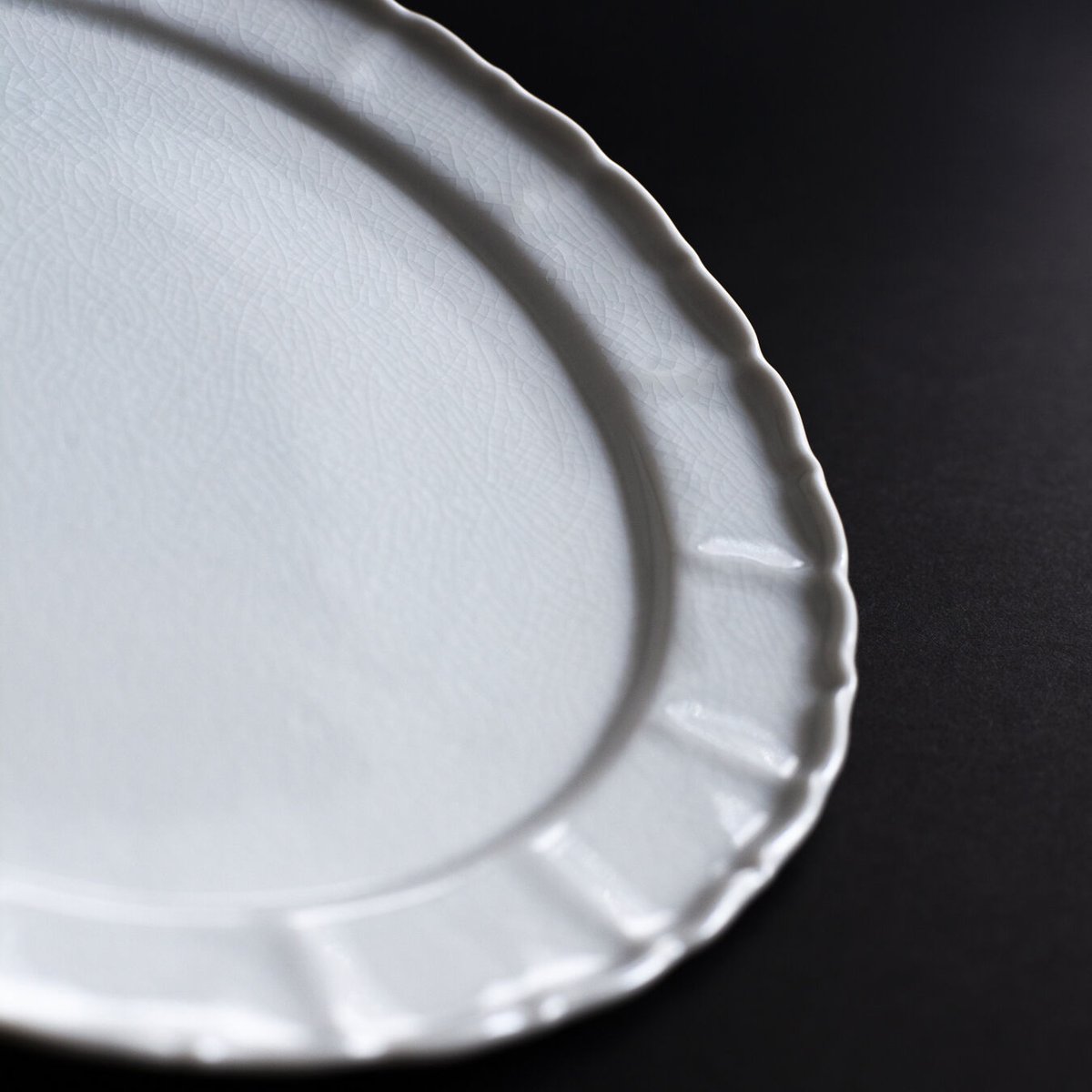 niguramu 稜花皿 / 貫入白磁 | 道具屋 nobori