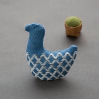 米山知歩さんのこぎん専用布で作る　鳥のブローチキット　【water】